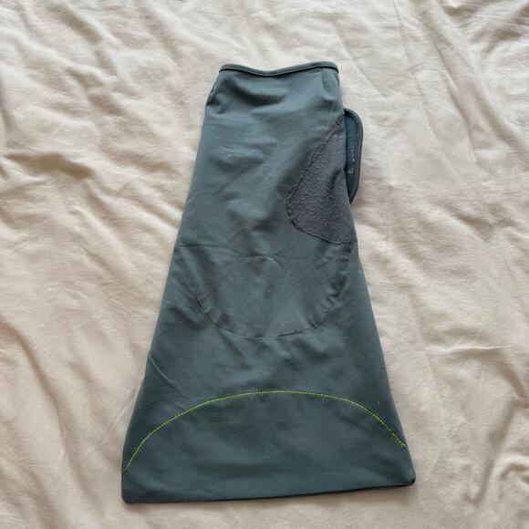 NüRoo Swaddle Blue Adjustable Newborn Wrap with Easy Closure Some Wash Wear - Picture 5 of 5